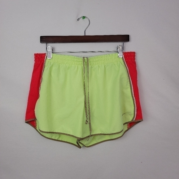 Women's Large Nike running shorts - Picture 1 of 4